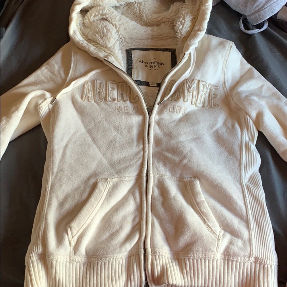 Abercrombie & Fitch sweater